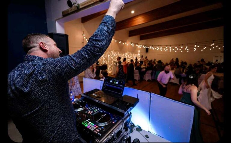 Kelowna_Wedding_DJ